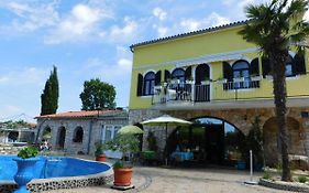 Villa Ana